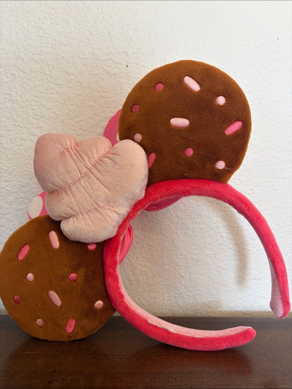 Disney Parks Munchlings Plush Pink Strawberry Cupcake Polka Dot Bow Headband - Picture 4 of 6